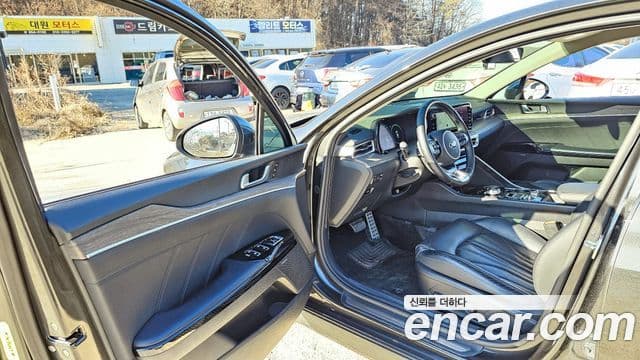 Kia K5 3세대 Signature, 2021 10