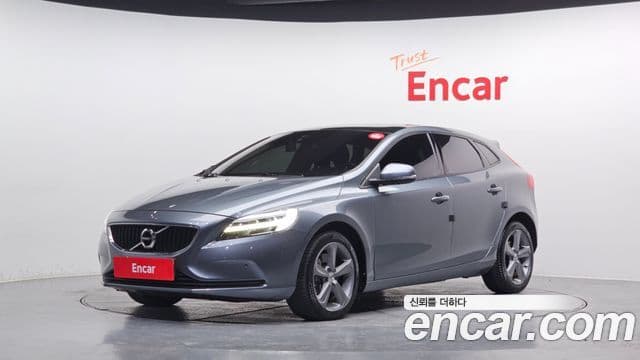 Volvo V40 2세대, 2018 1
