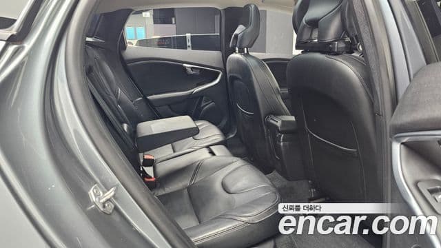 Volvo V40 2세대, 2018 12