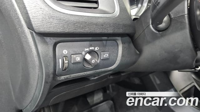 Volvo V40 2세대, 2018 18