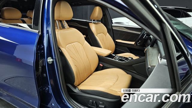 Kia K5 3세대 Signature, 2021 10