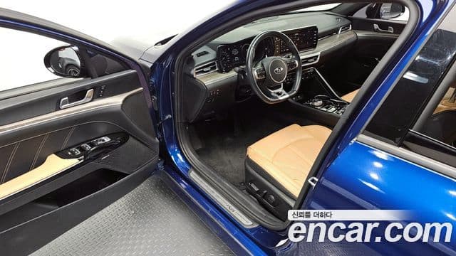 Kia K5 3세대 Signature, 2021 11