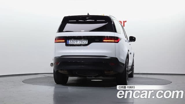 Land Rover Discovery 5 D250 SE, 2023 4