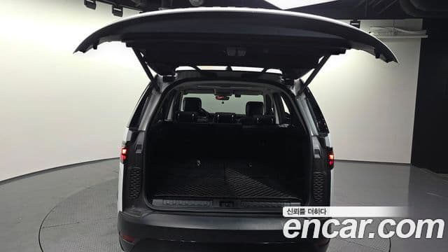 Land Rover Discovery 5 D250 SE, 2023 20