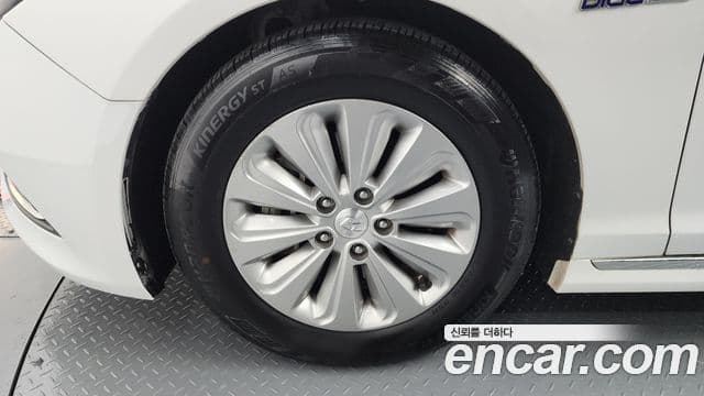 Hyundai LF Sonata гибрид Modern, 2015 все фото