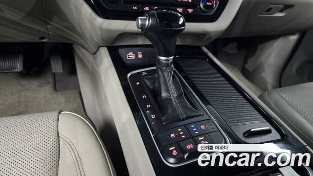 Kia All New Carnival Noblesse, 2015 9