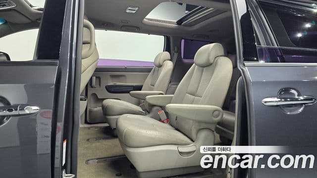 Kia All New Carnival Noblesse, 2015 12