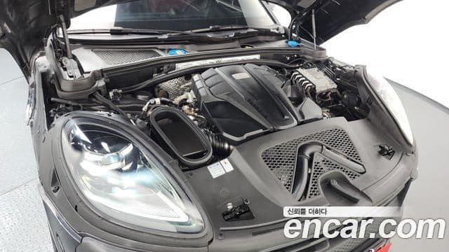 Porsche Macan 95B, 2022 6