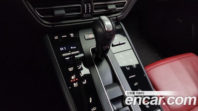 Porsche Macan 95B, 2022 9