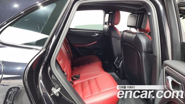 Porsche Macan 95B, 2022 12