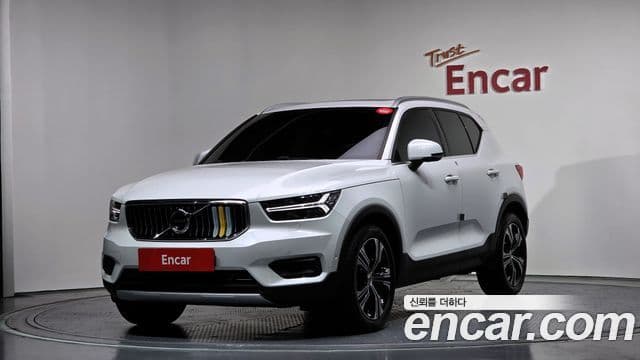 Volvo XC40 B4 Inscription, 2021 1