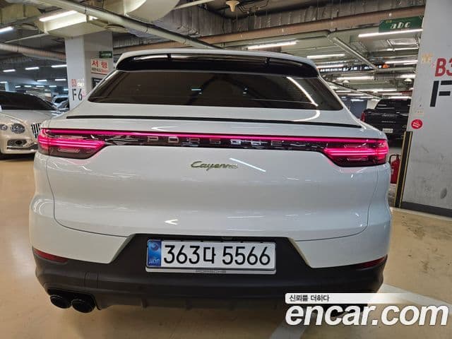 Porsche Cayenne (PO536) 3.0 E-гибрид купе, 2022 4