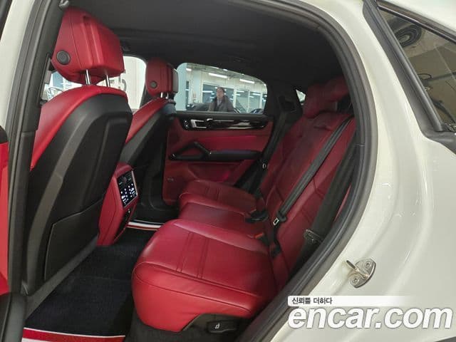 Porsche Cayenne (PO536) 3.0 E-гибрид купе, 2022 15