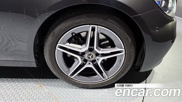 Mercedes-Benz E-класс W213 AMG Line, 2023 все фото