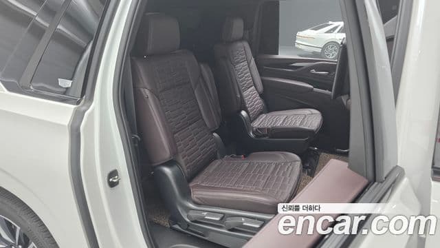 Cadillac Escalade 5세대 ESV Sport Platinum, 2023 12
