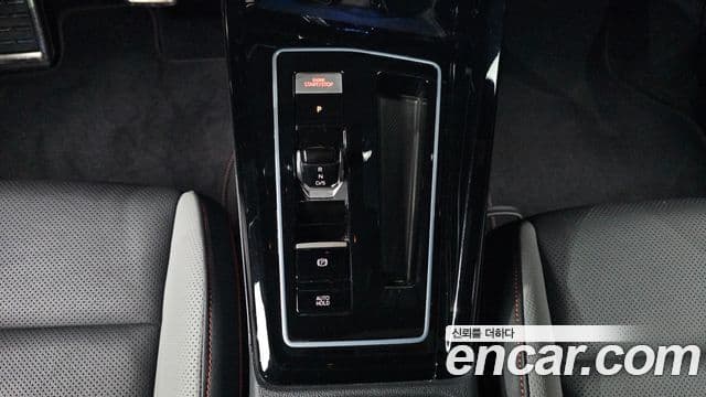 Volkswagen Гольф 8세대 2.0 GTI, 2024 9