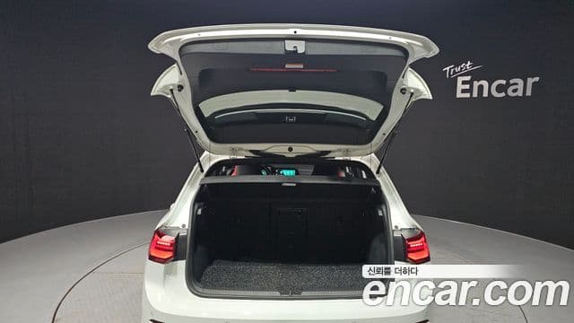 Volkswagen Гольф 8세대 2.0 GTI, 2024 20