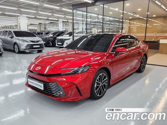 Toyota 캠리 (XV80) 2.5 XLE Premium гибрид, 2025 1