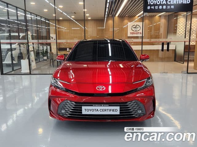 Toyota 캠리 (XV80) 2.5 XLE Premium гибрид, 2025 3