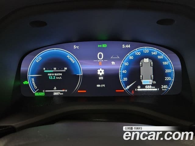 Toyota 캠리 (XV80) 2.5 XLE Premium гибрид, 2025 8