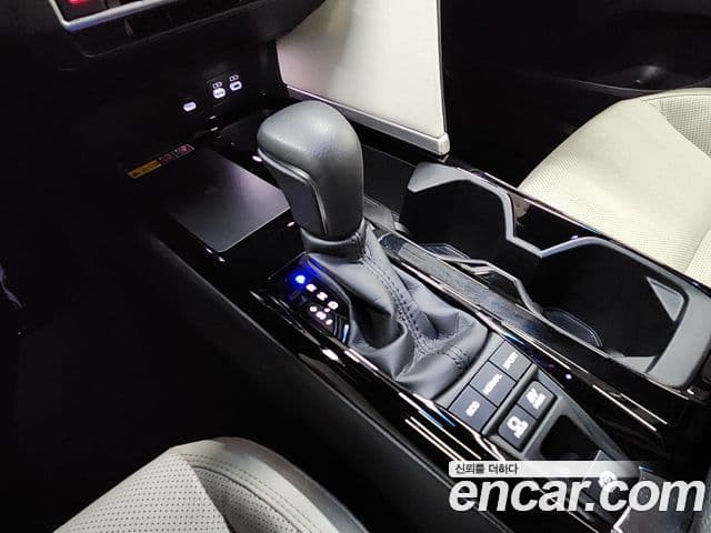 Toyota 캠리 (XV80) 2.5 XLE Premium гибрид, 2025 13