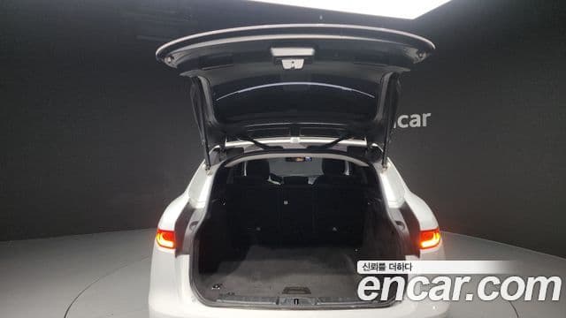 Jaguar F-PACE Prestige, 2018 20