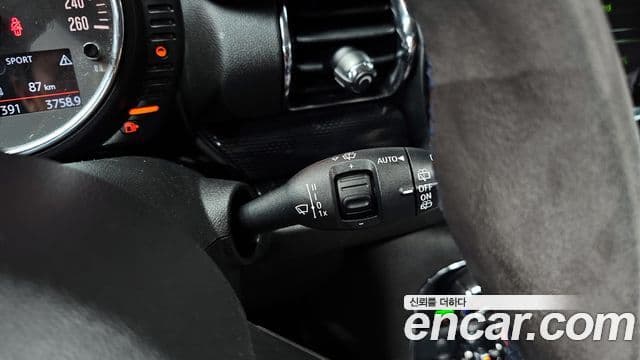 Mini Cooper D 클럽맨 2세대, 2016 18