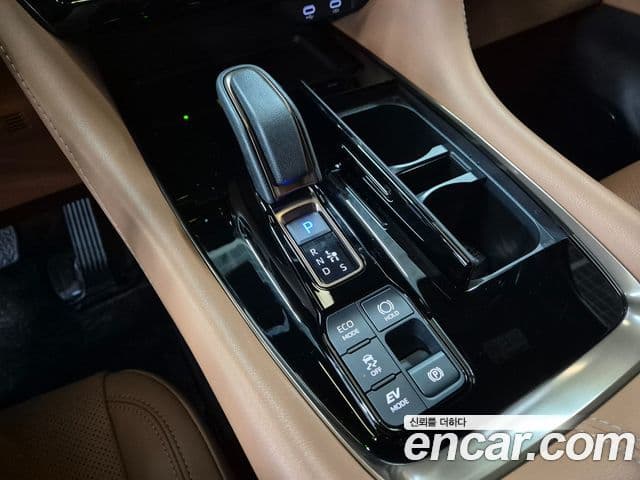 Toyota Alphard 4세대, 2025 10