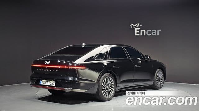 Hyundai Grandeur (GN7) Calligraphy, 2025 2