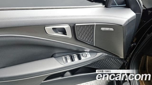 Kia The / новый New K8 Prestige(арендный автомобиль), 2025 17