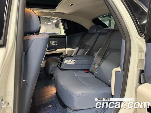 Rolls-Royce 고스트, 2011 12