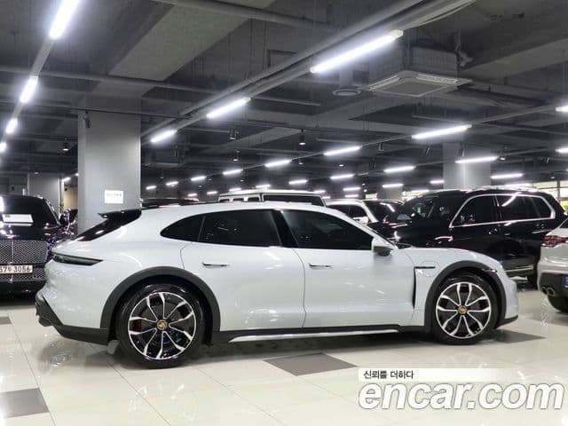 Porsche 타이칸 4S Cross Turismo, 2023 2