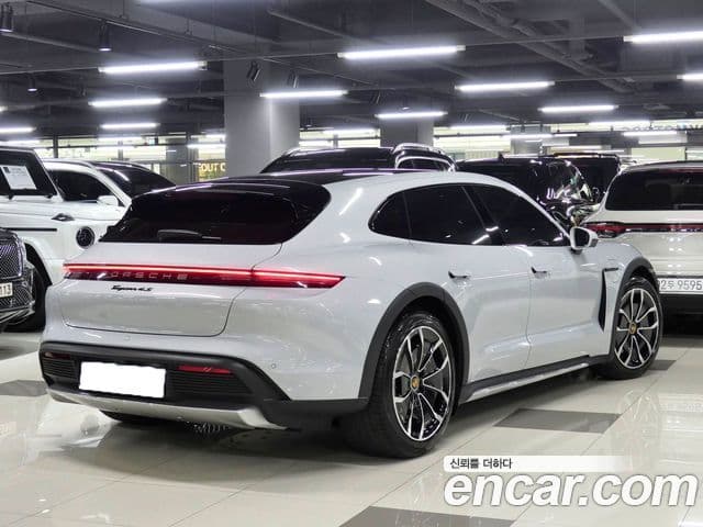 Porsche 타이칸 4S Cross Turismo, 2023 3