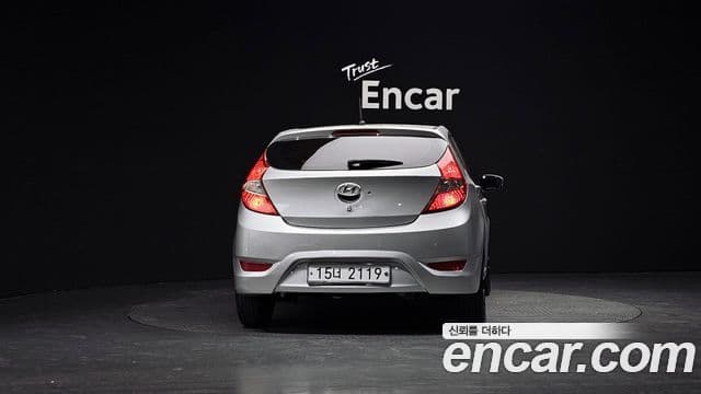 Hyundai Accent(новый кузов / новое поколение) Premier, 2012 4