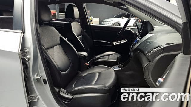 Hyundai Accent(новый кузов / новое поколение) Premier, 2012 10