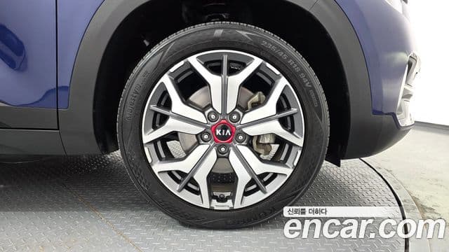 Kia Seltos Signature, 2021 все фото