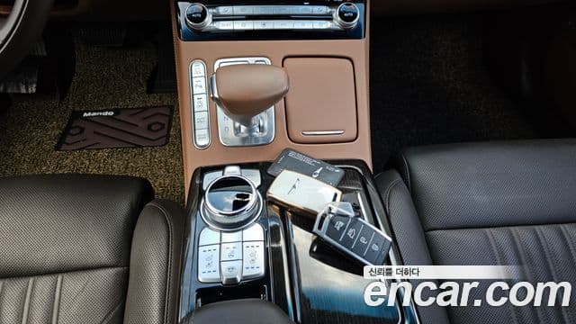 Genesis G90 Premium Luxury, 2020 9