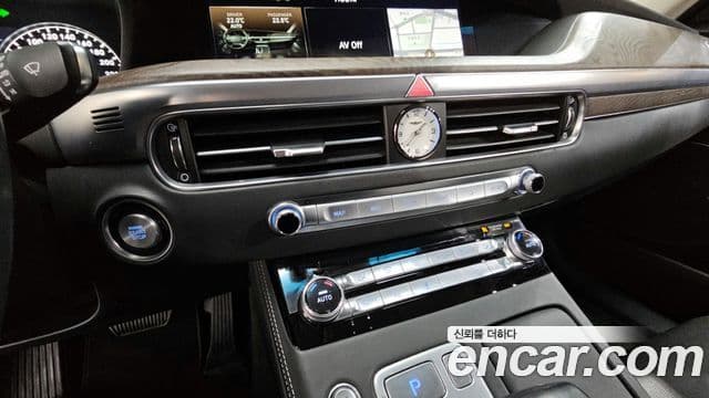 Genesis G90 Premium Luxury, 2019 15