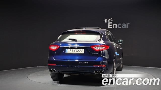 Maserati Levante 3.0 AWD GranLusso, 2020 4
