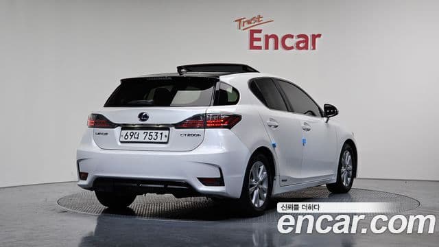 Lexus CT200h ZWA10, 2015 2