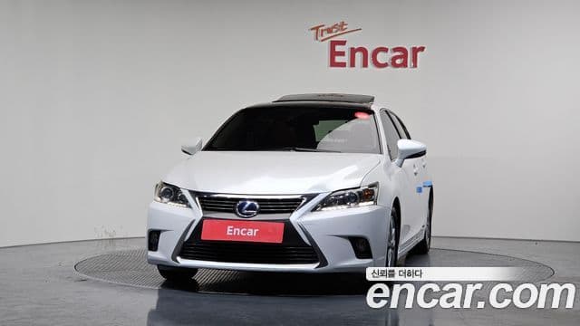 Lexus CT200h ZWA10, 2015 3