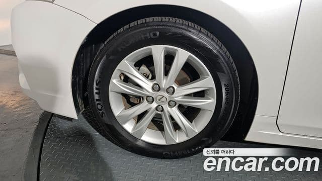 Lexus CT200h ZWA10, 2015 все фото