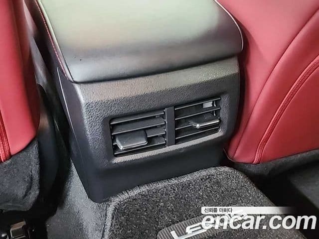 Lexus New IS300 F-Sport, 2019 13