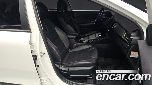 Kia Niro Prestige, 2018 10