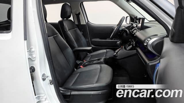 Hyundai Casper турбо D Essential, 2023 10