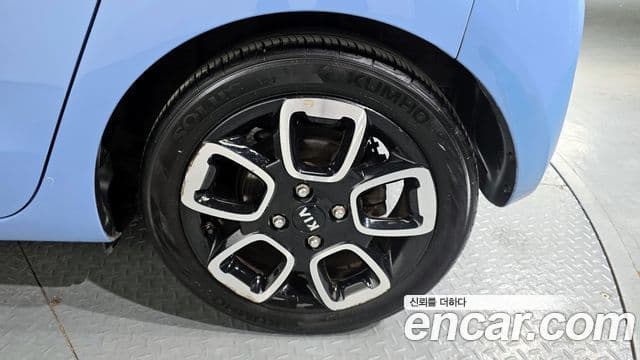 Kia The / новый New Ray Signature, 2021 все фото