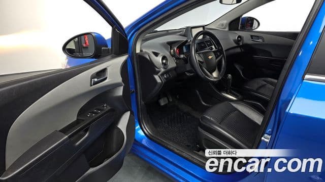 Chevrolet(GM대우) 아베오 хэтчбек топовая версия, 2012 11