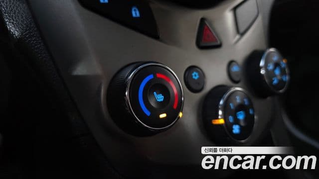 Chevrolet(GM대우) 아베오 хэтчбек топовая версия, 2012 17