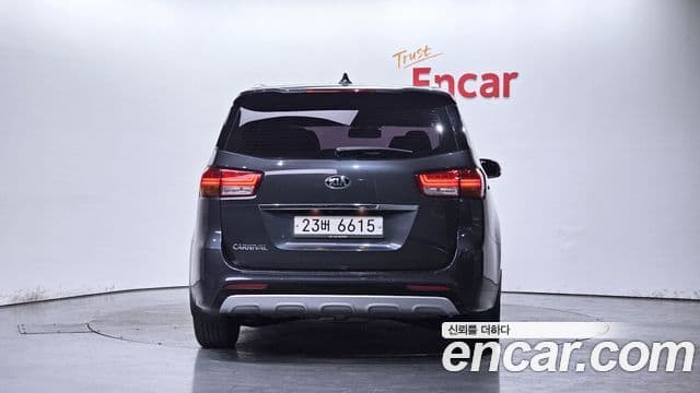 Kia All New Carnival Noblesse, 2018 4