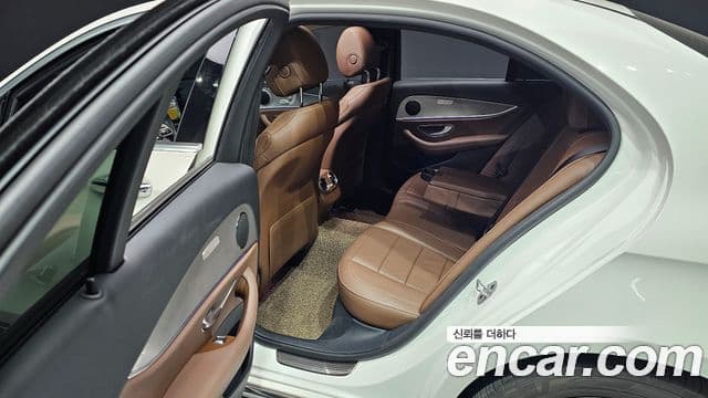 Mercedes-Benz E-класс W213 Avantgarde, 2019 12